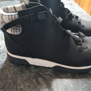 NEW High Top Hiking Boots Size 10W